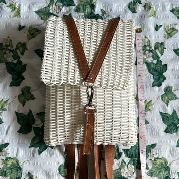{NWT} FIBRA White Woven “Mini V Backpack” - Picture 7 of 11
